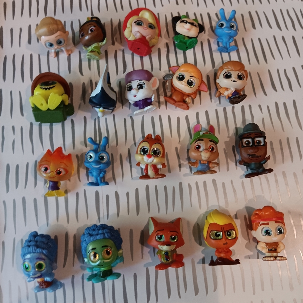 Disney Doorables LOT of 20